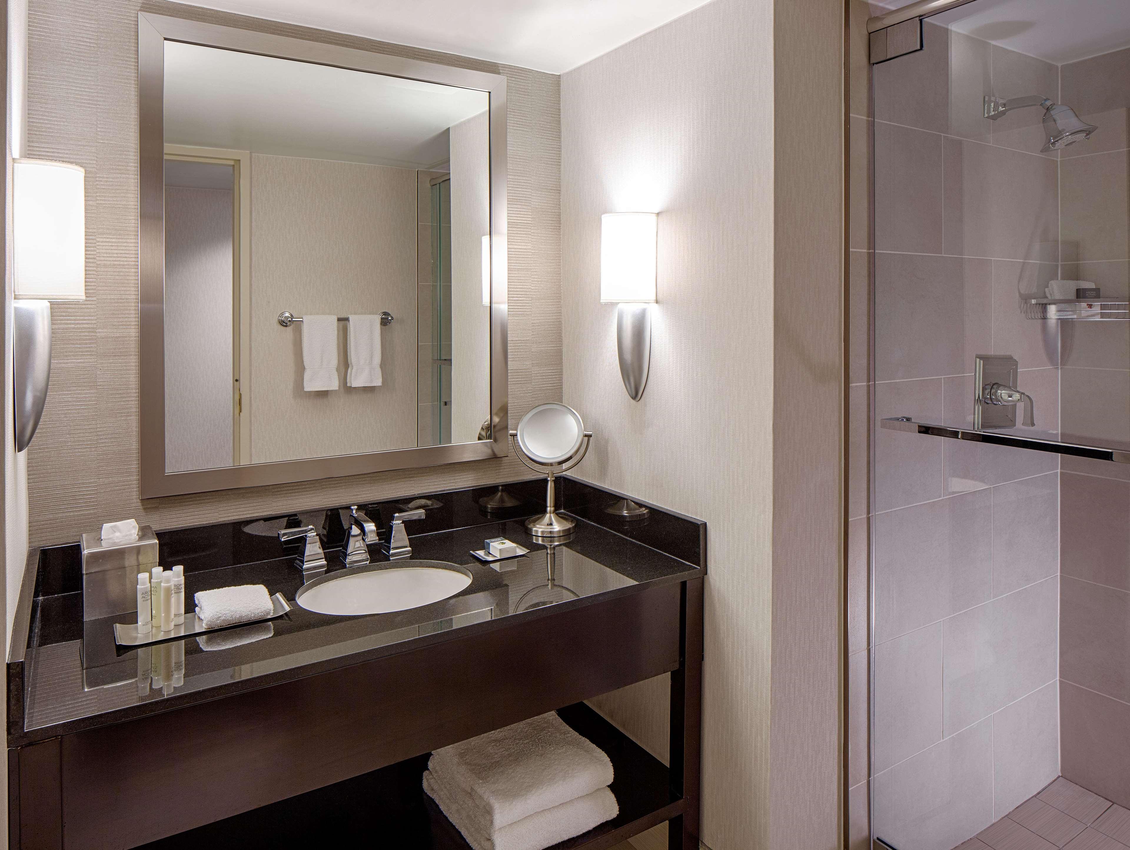 Doubletree By Hilton Hotel Houston Greenway Plaza Kültér fotó